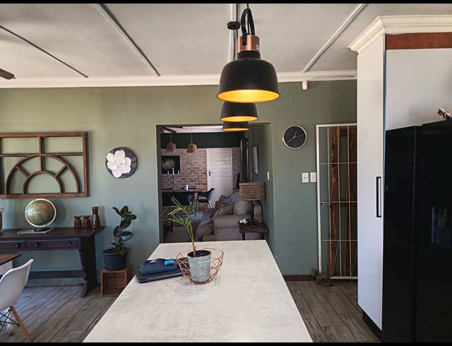 4 BEDROOM HOUSE FOR SALE IN THREE RIVERS